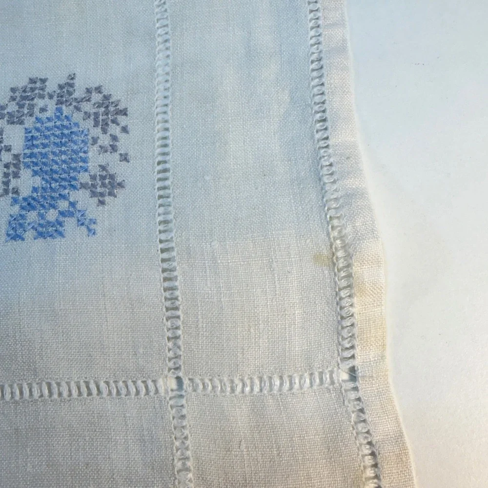 Vintage‎ Hand Embroidered Linen Placemats Cross Stitch Blue Hemstitch Set of 9